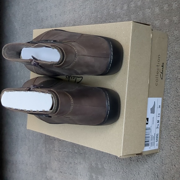 Clarks booties - Picture 4 of 6